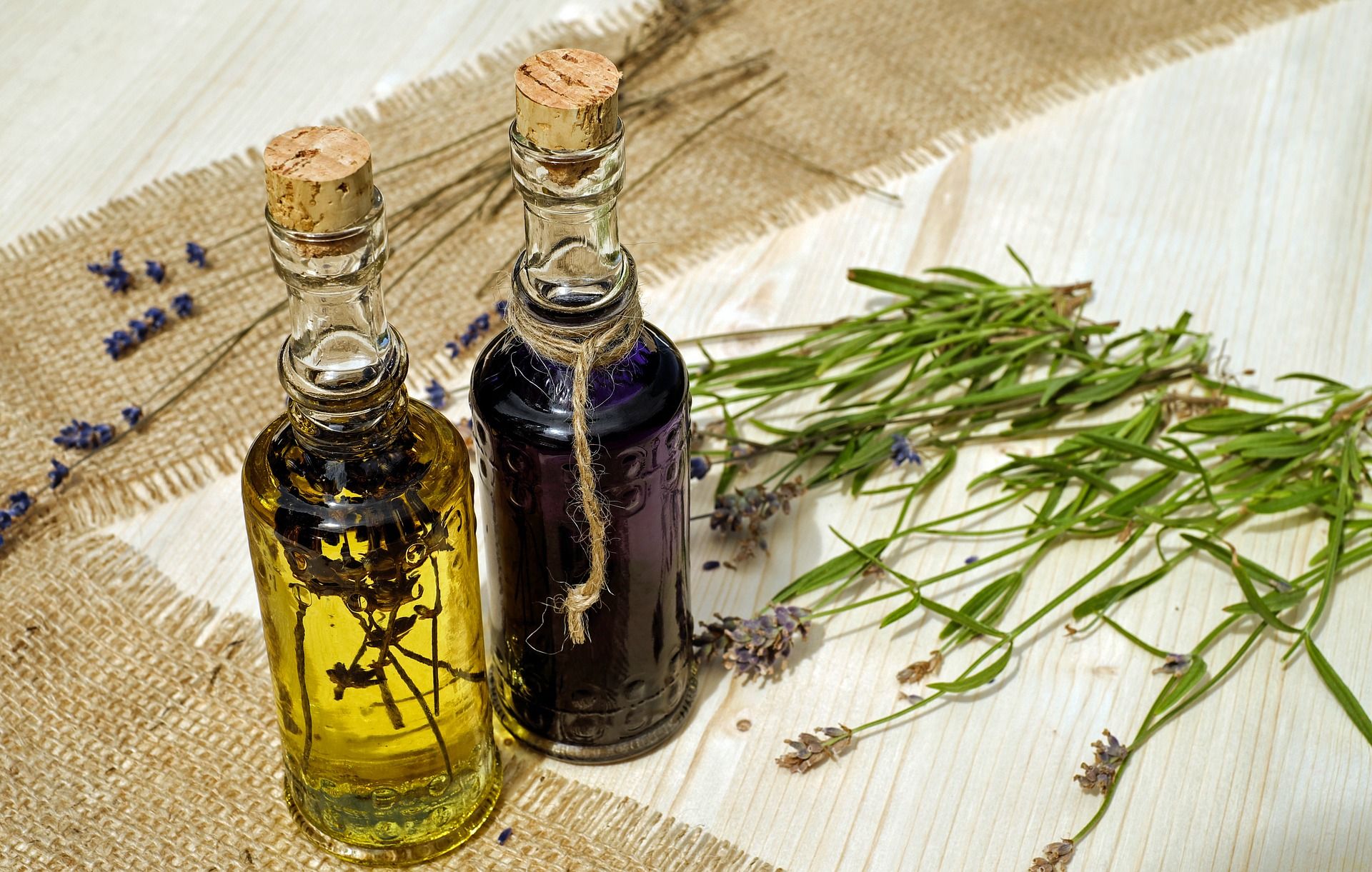 Neem Oil VS Castor Oil: The Benefits of Natural Remedies!